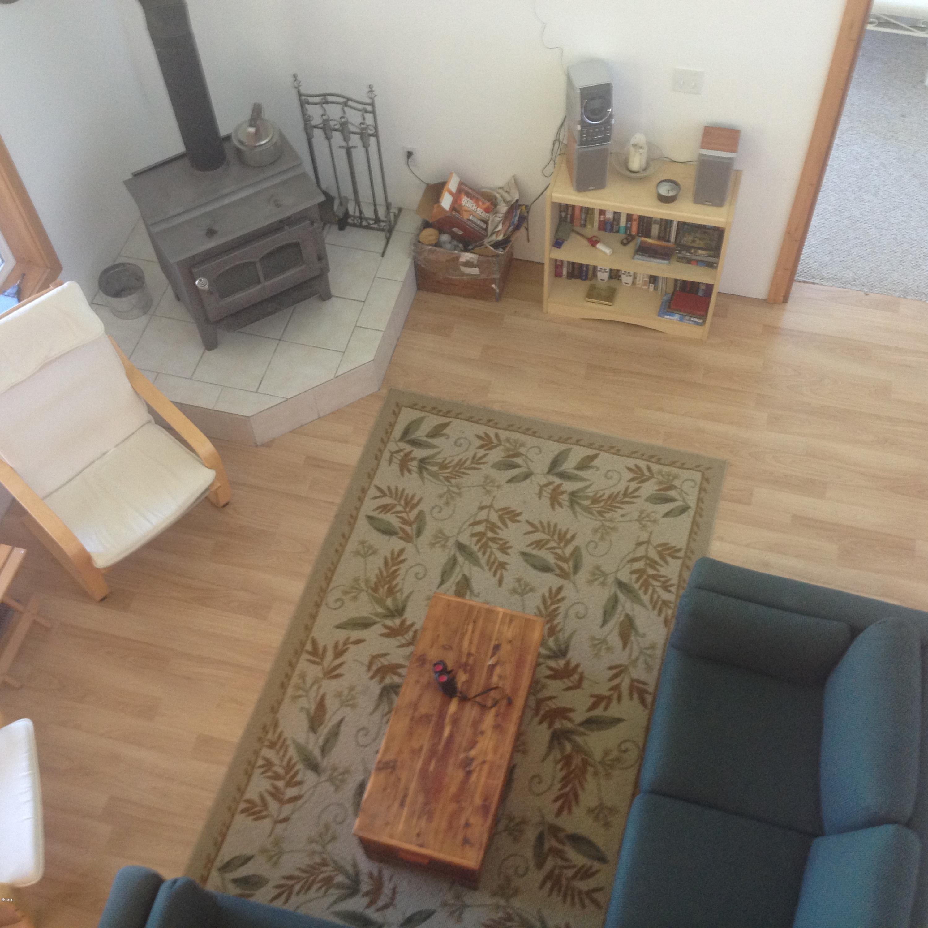 7340 Northeast Highland Road Otis, OR 97368 - Photo 18 of 30 living room