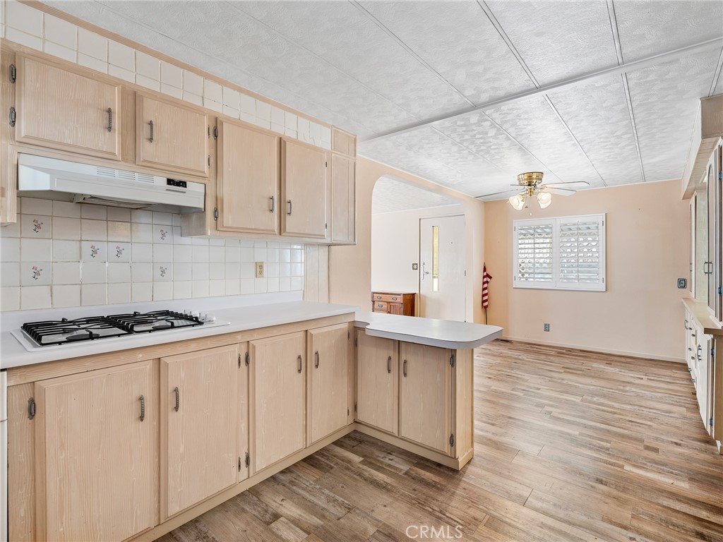 11414 Serra Road, Unit 17 Apple Valley, CA 92308 - Photo 9 of 22