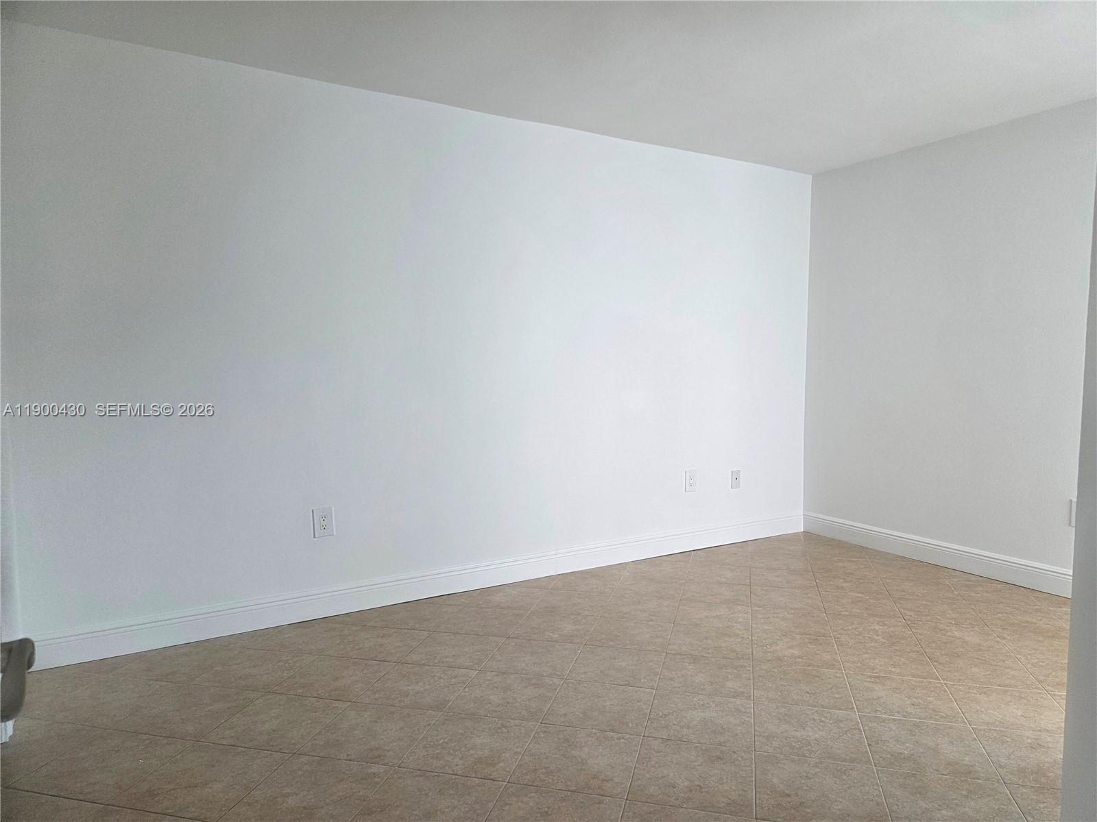 5880 Collins Avenue, Unit 806 Miami Beach, FL 33140 - Photo 10 of 30