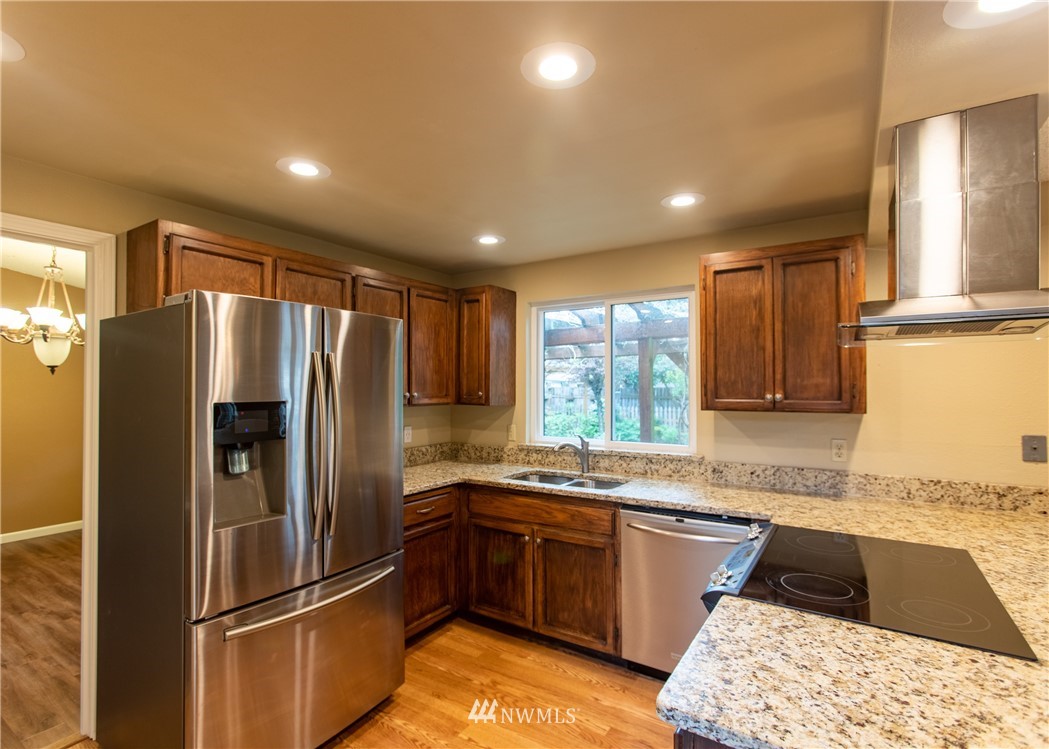 14121 149th Place Southeast Renton, WA 98059 - Photo 2 of 20