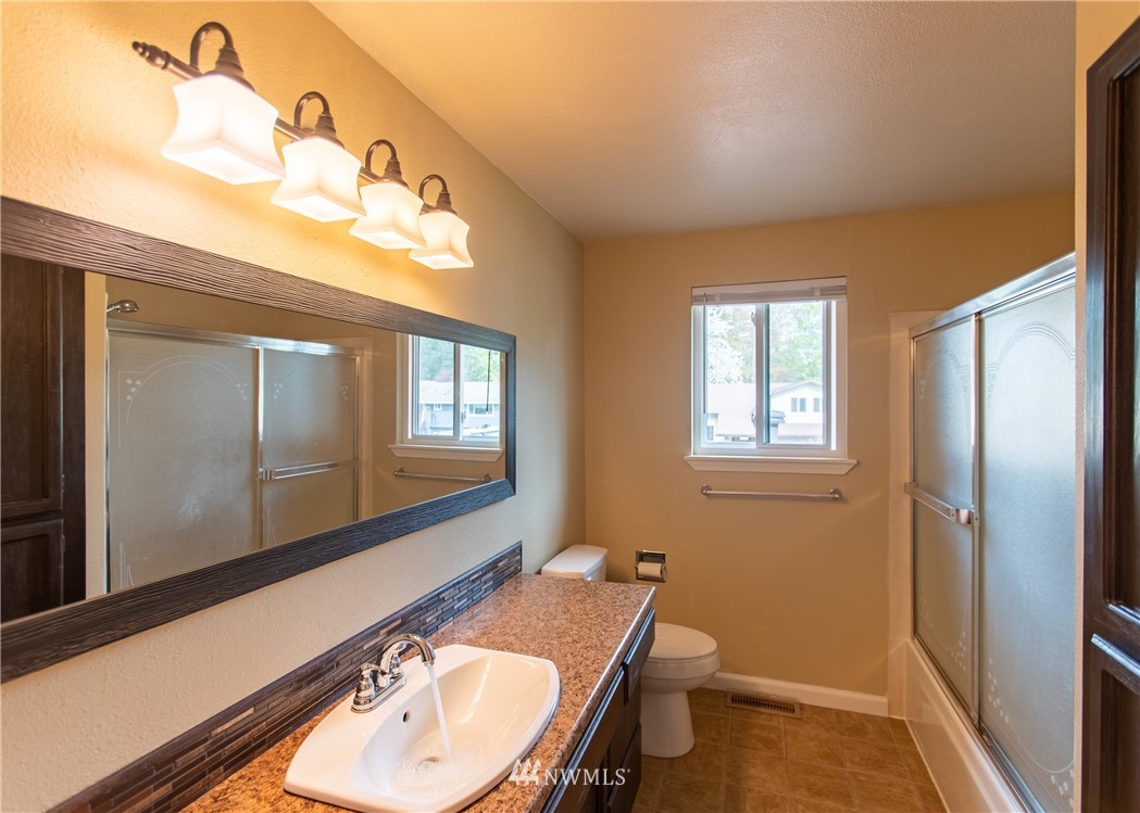 14121 149th Place Southeast Renton, WA 98059 - Photo 12 of 20