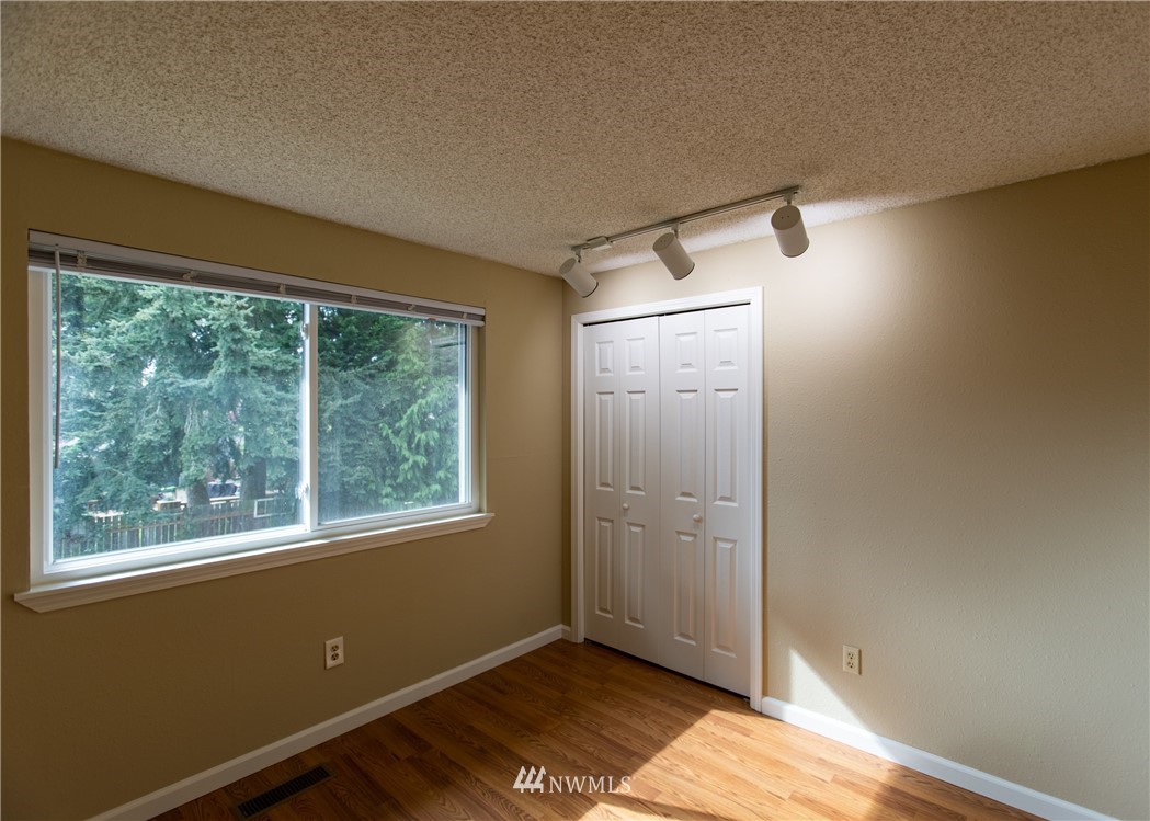 14121 149th Place Southeast Renton, WA 98059 - Photo 14 of 20