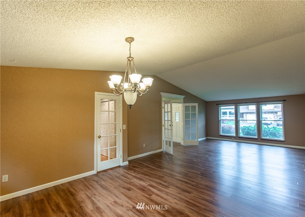 14121 149th Place Southeast Renton, WA 98059 - Photo 5 of 20