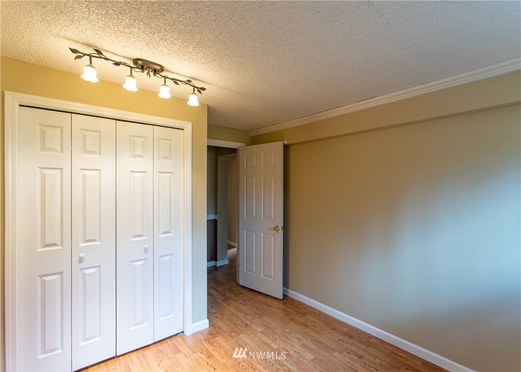 14121 149th Place Southeast Renton, WA 98059 - Photo 6 of 20
