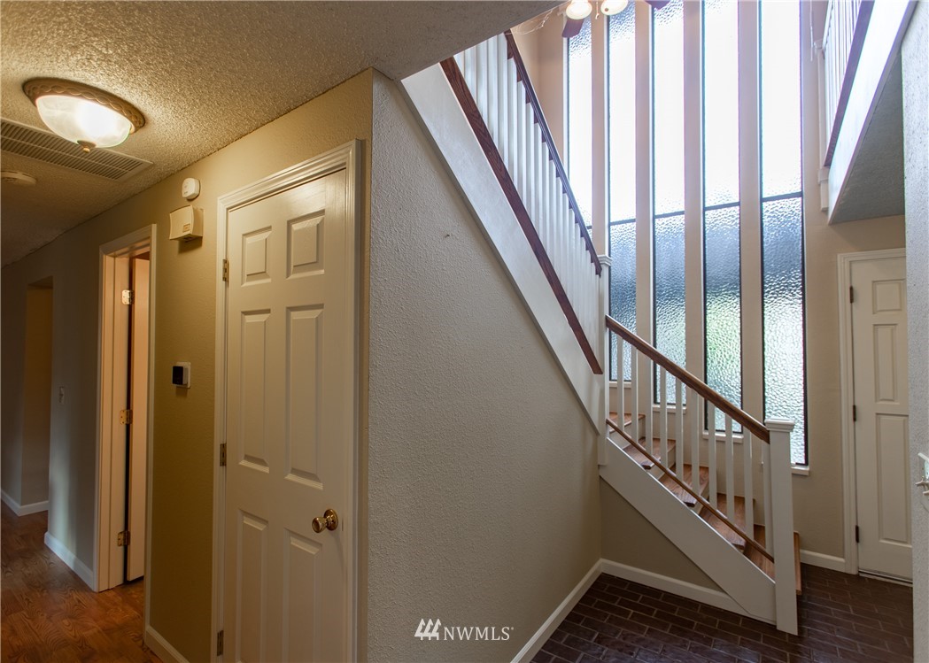 14121 149th Place Southeast Renton, WA 98059 - Photo 7 of 20