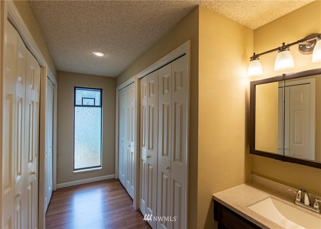 14121 149th Place Southeast Renton, WA 98059 - Photo 10 of 20