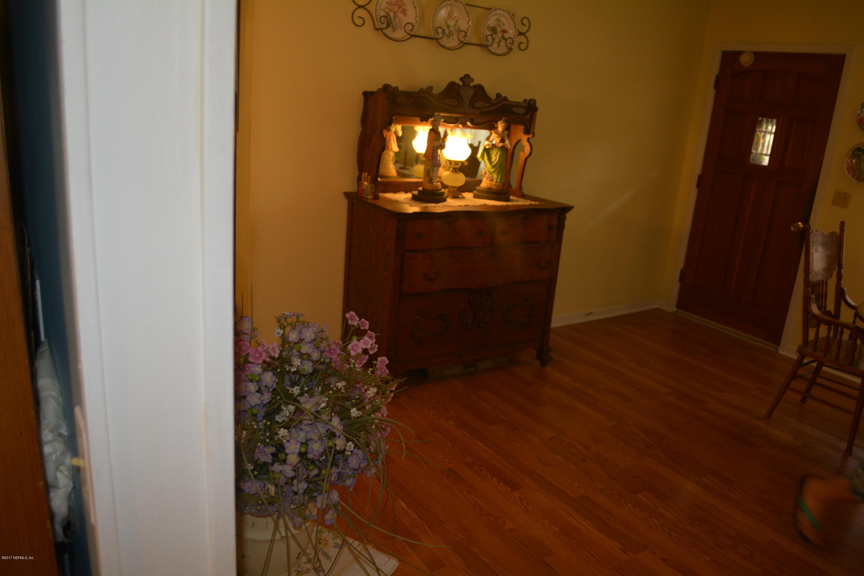 3599 North Canal Road Macclenny, FL 32063 - Photo 24 of 54 front room/front door