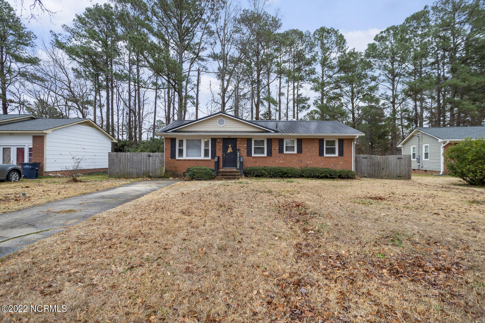 732 Dennis Road Jacksonville, NC 28546 - Photo 4 of 40 04_beth___MG_3330_mls
