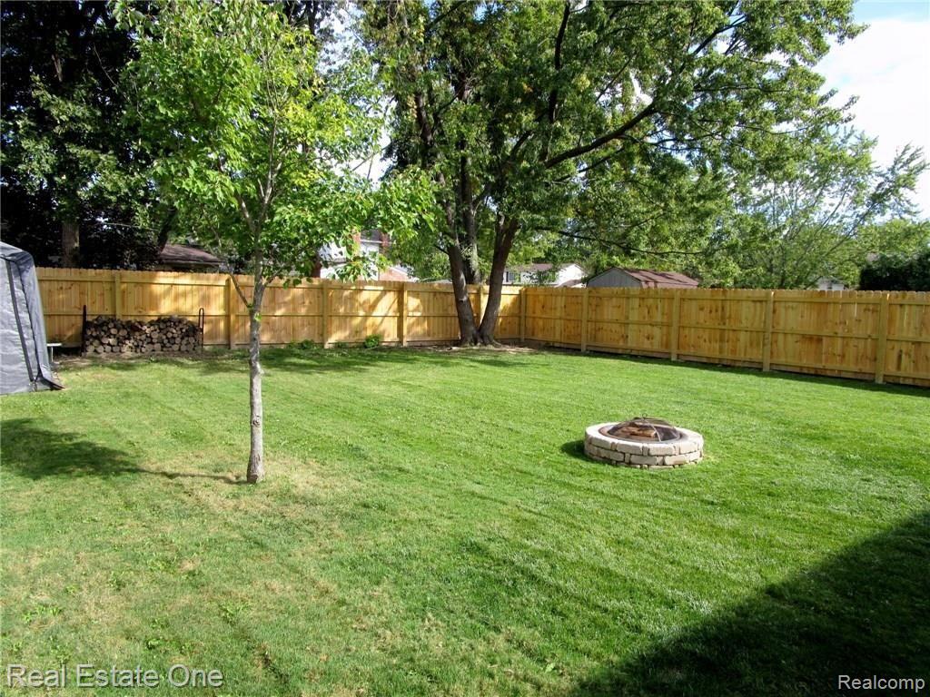 19601 Coachwood Road Riverview, MI 48193 - Photo 34 of 36 IMG_0193.jpg