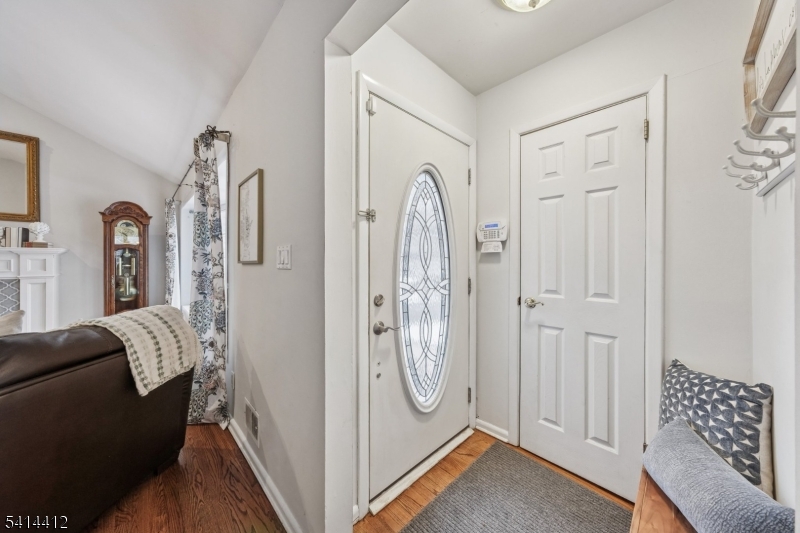 14 Sandy Hill Road Westfield, NJ 07090 - Photo 4 of 25