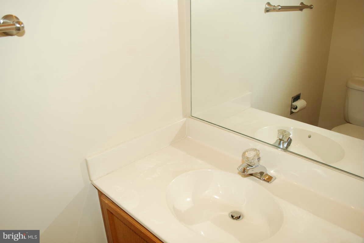7208 Hidden Ridge Court Springfield, VA 22152 - Photo 9 of 25 Bath
