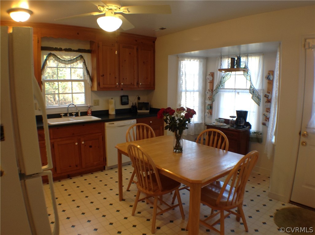 68 Rosebud Run Aylett, VA 23009 - Photo 23 of 50 Welcoming kitchen with nice views out back, bay wi
