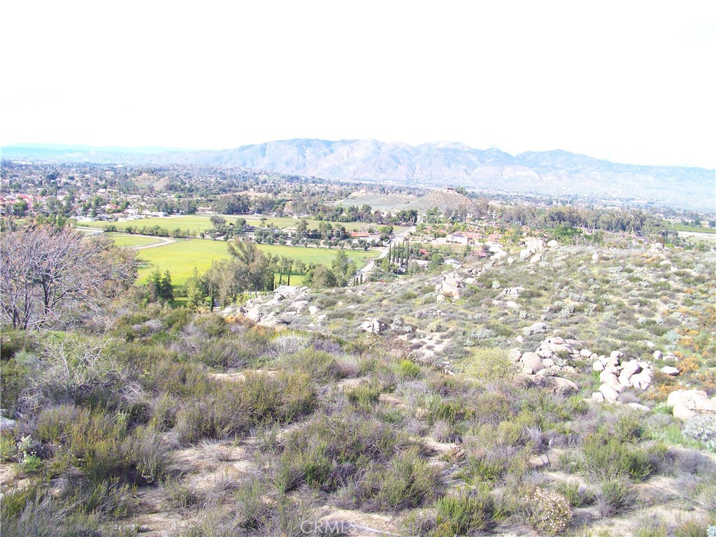 42540 Brix Road Hemet, CA 92544 - Photo 11 of 29 a view of lake and mountain