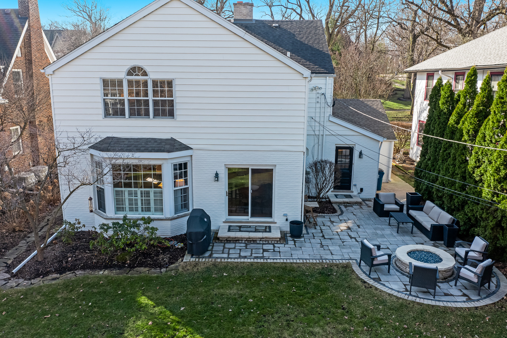 207 Ravine Road Hinsdale, IL 60521 - Photo 27 of 35 a front view of house with a garden