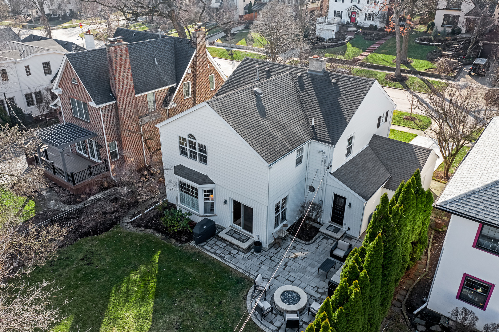 207 Ravine Road Hinsdale, IL 60521 - Photo 4 of 35 a aerial view of a house with a garden