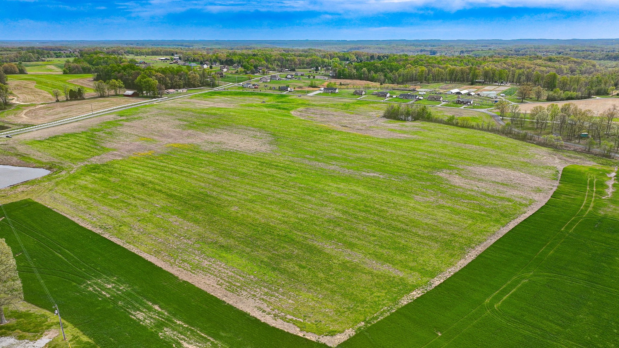 1347 North Corinth Road Portland, TN 37148 - Photo 4 of 10 a view of an ocean from a balcony