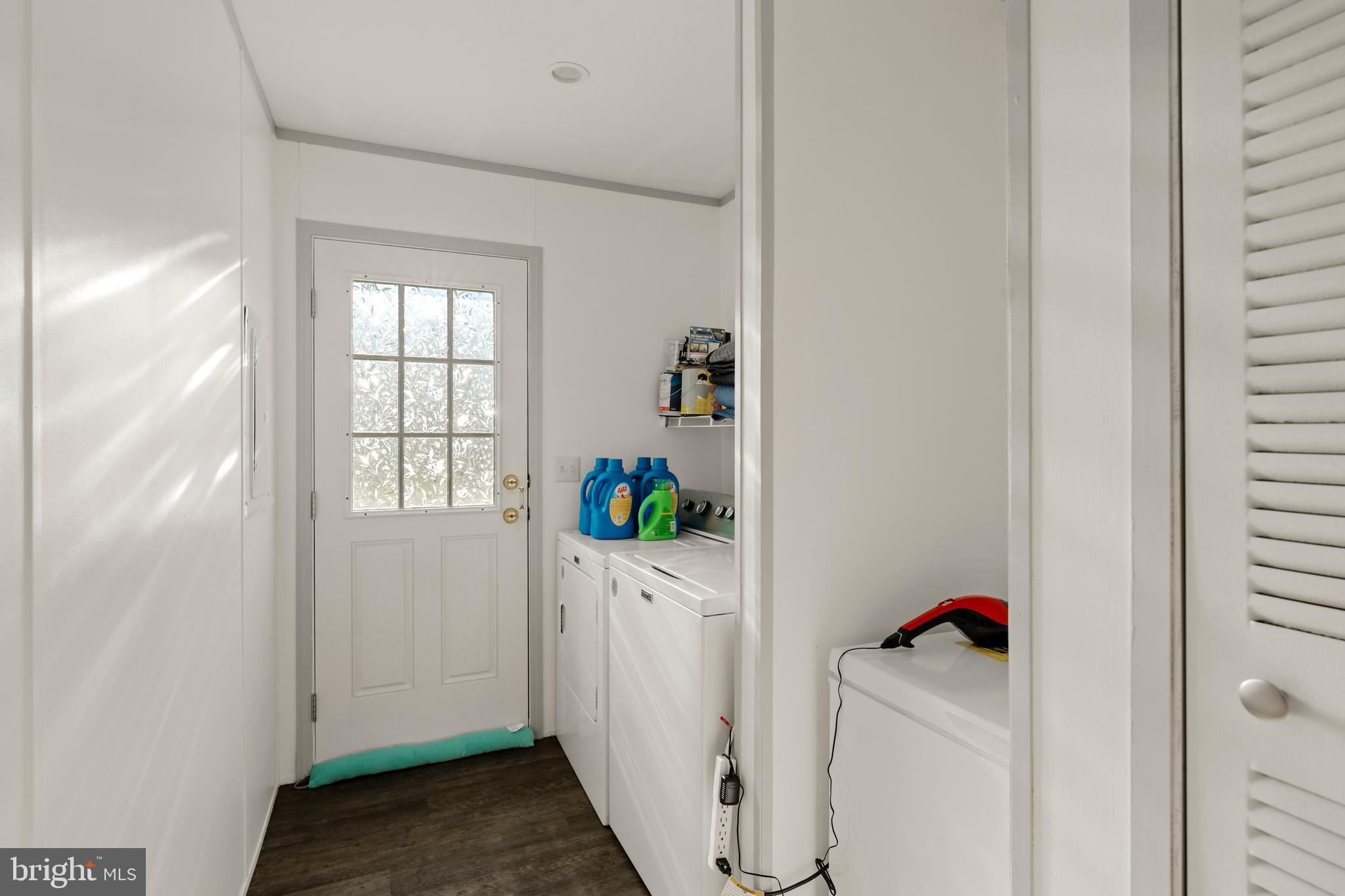 26 Ruth Drive Gordonville, PA 17529 - Photo 20 of 29 a room with a window a bed and a window