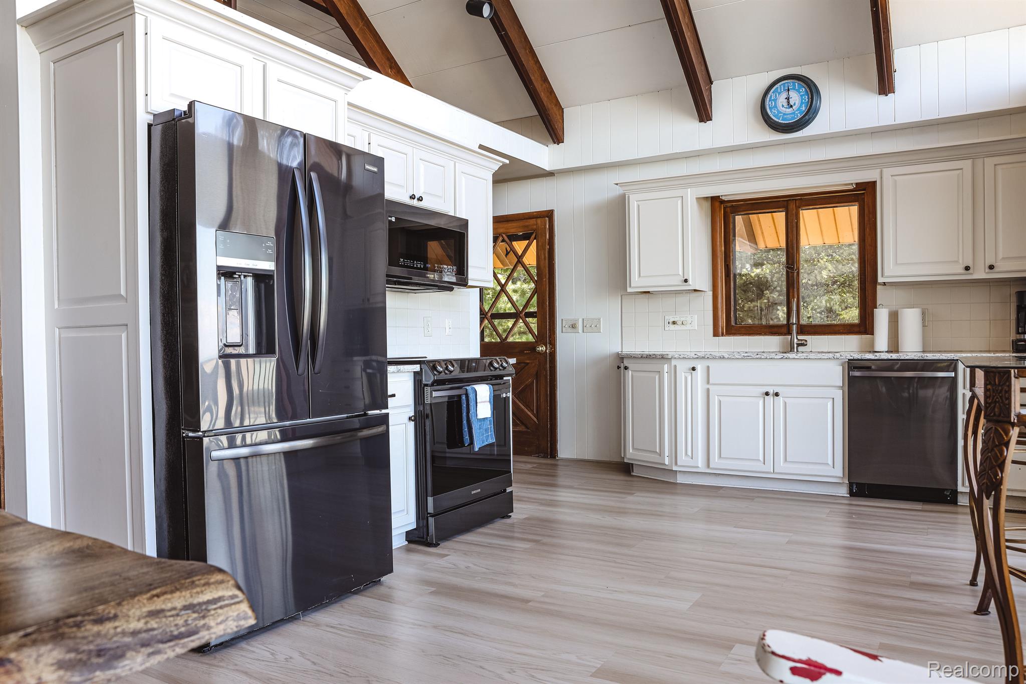 9184 Crescent Beach Road Pigeon, MI 48755 - Photo 4 of 31 Gallery Image 4