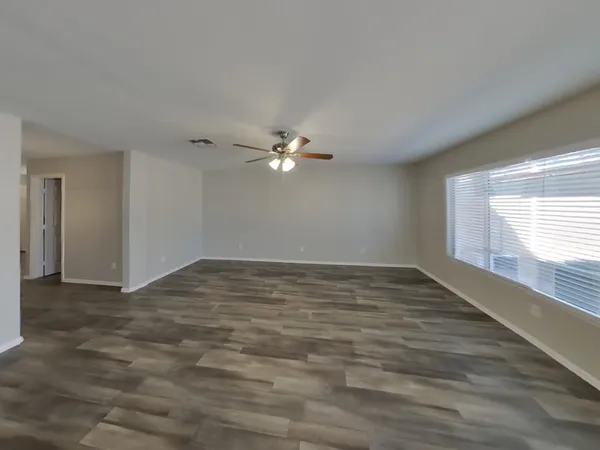 $2,019 | 2101 North 109th Avenue, Avondale, AZ 85392