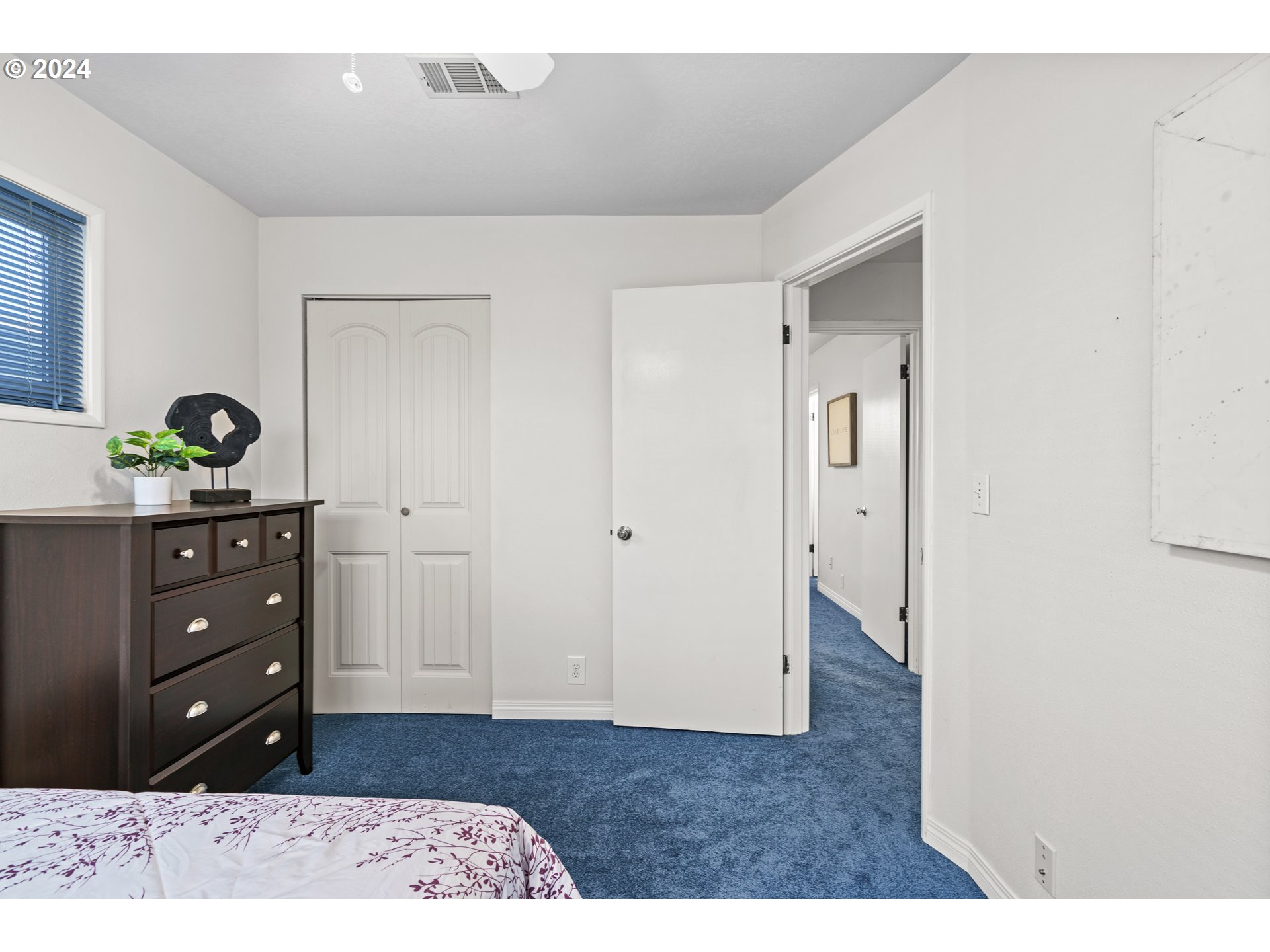 1841 Market Street Springfield, OR 97477 - Photo 16 of 23 a room with a dresser and a mirror