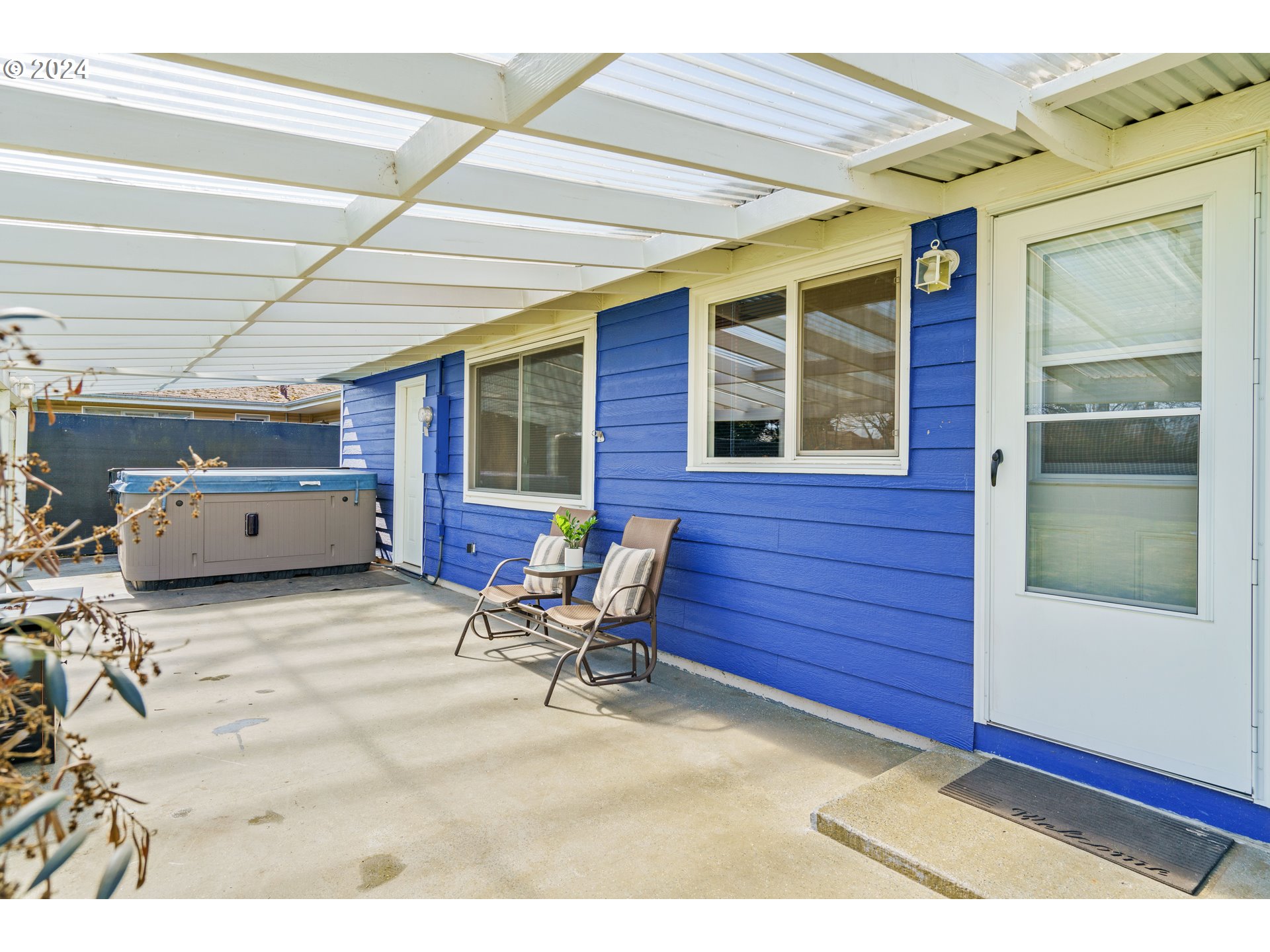 1841 Market Street Springfield, OR 97477 - Photo 20 of 23 a backyard of a house with seating space