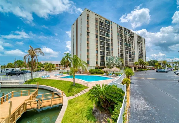 $285,000 | 255 Dolphin Point, Unit 307, Clearwater Beach, FL 33767