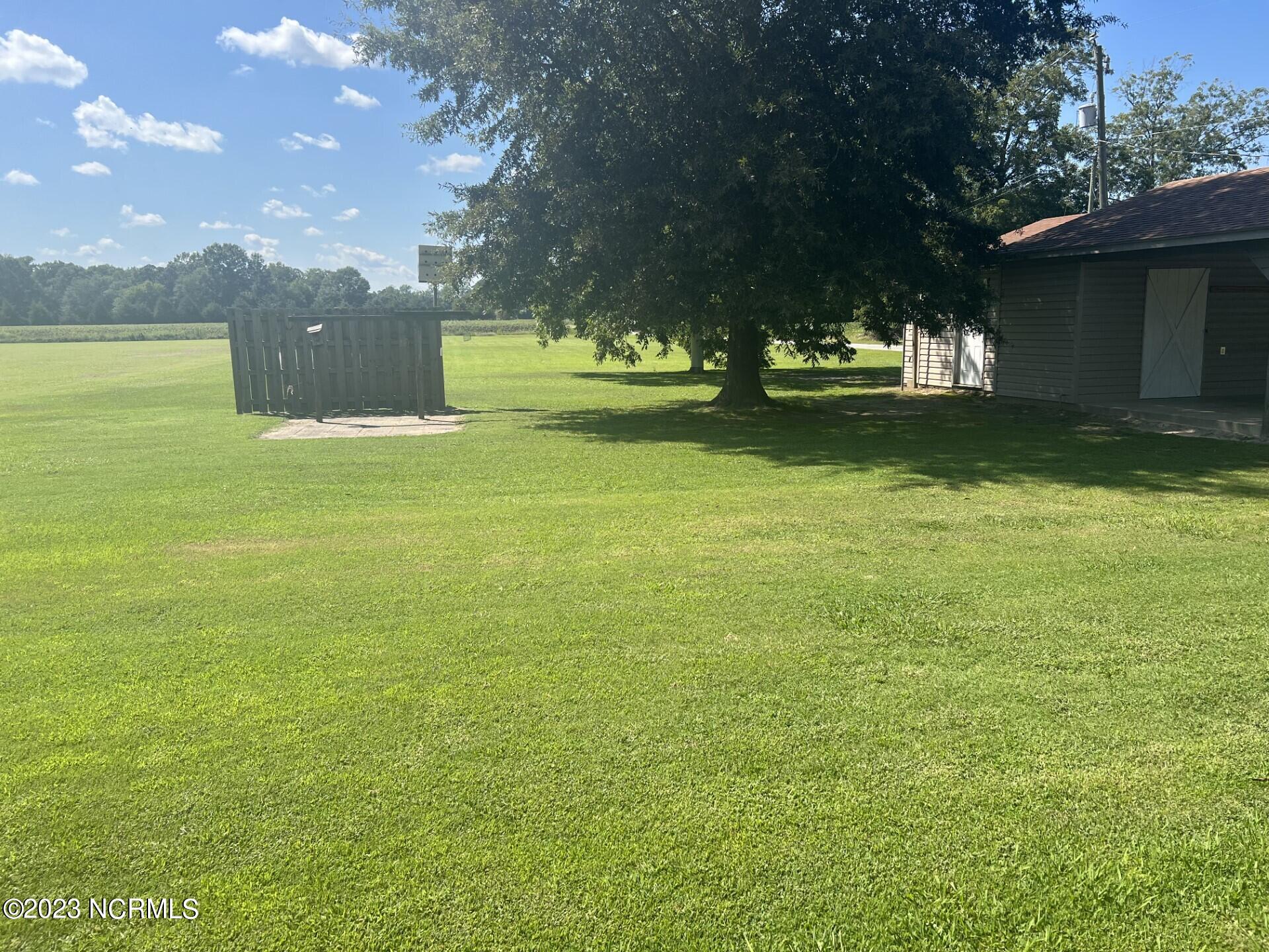 401 North Main Street Roxobel, NC 27872 - Photo 18 of 20 Back yard