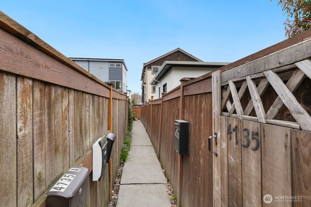 4735 Delridge Way Southwest, Unit A Seattle, WA 98106 - Photo 23 of 25