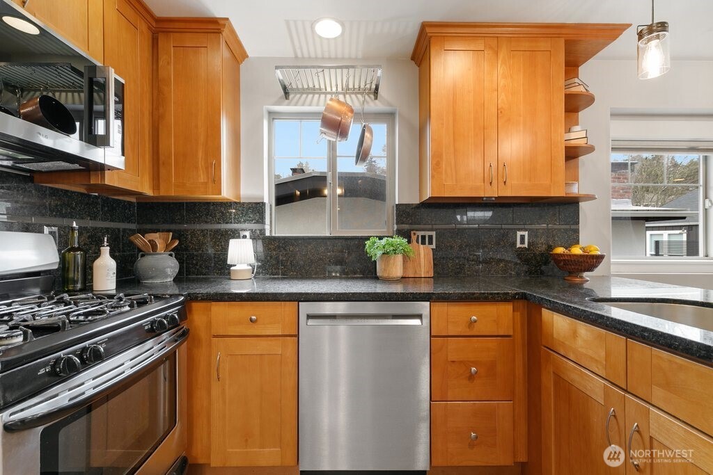 4735 Delridge Way Southwest, Unit A Seattle, WA 98106 - Photo 8 of 25