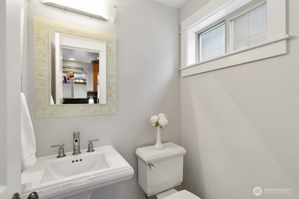 4735 Delridge Way Southwest, Unit A Seattle, WA 98106 - Photo 9 of 25