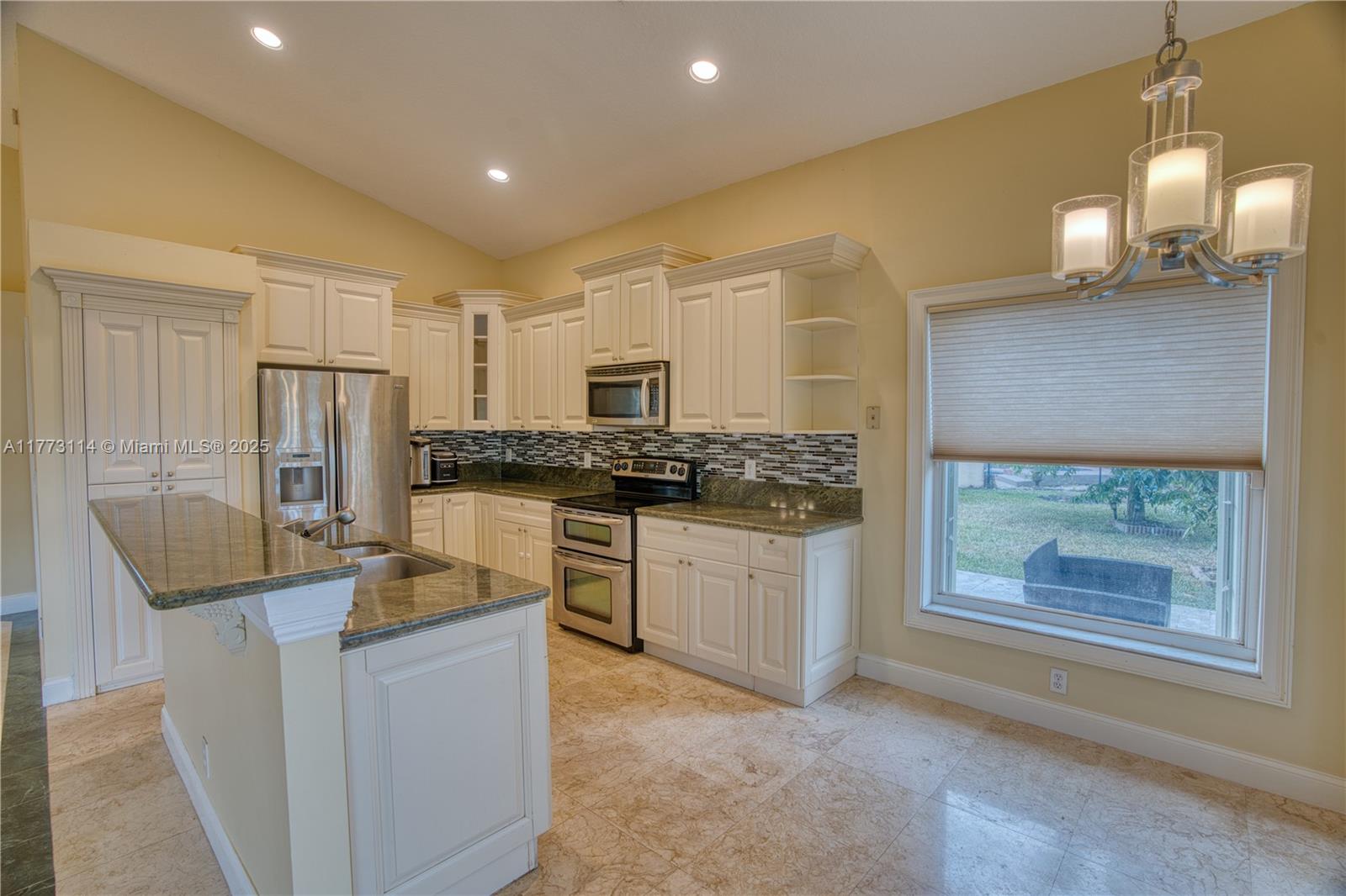 21775 Philmont Court Boca Raton, FL 33428 - Photo 17 of 45 Gallery Image 17