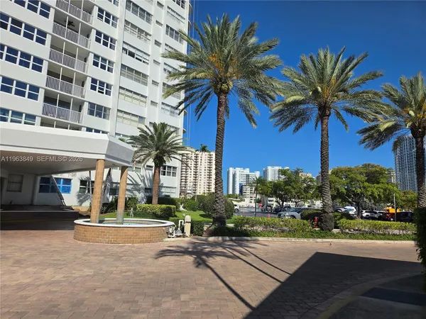 $2,400 | 100 Golden Isles Drive, Unit 615, Hallandale Beach, FL 33009