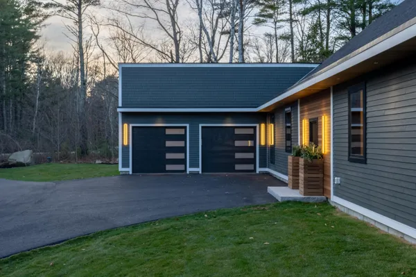 $1,725,000 | 2 Woodside Meadow Road, Kittery, ME 03904