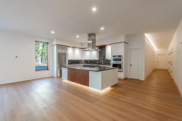 $1,725,000 | 2 Woodside Meadow Road, Kittery, ME 03904