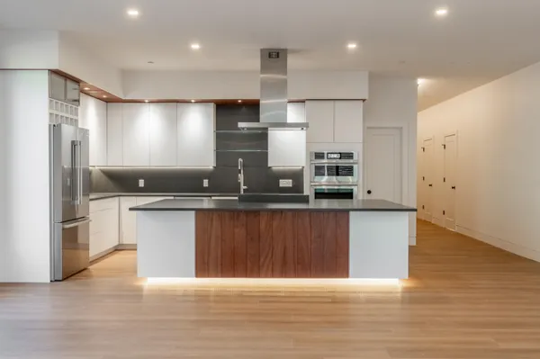 $1,725,000 | 2 Woodside Meadow Road, Kittery, ME 03904