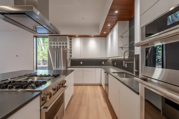 $1,725,000 | 2 Woodside Meadow Road, Kittery, ME 03904