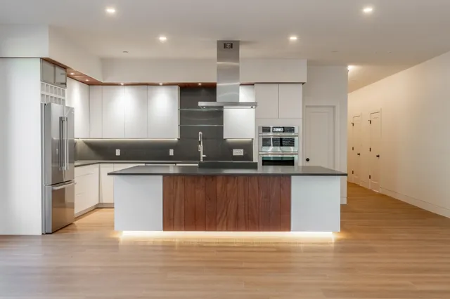 $1,750,000 | 2 Woodside Meadow Road, Kittery, ME 03904