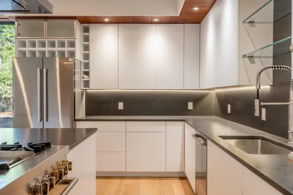 $1,725,000 | 2 Woodside Meadow Road, Kittery, ME 03904