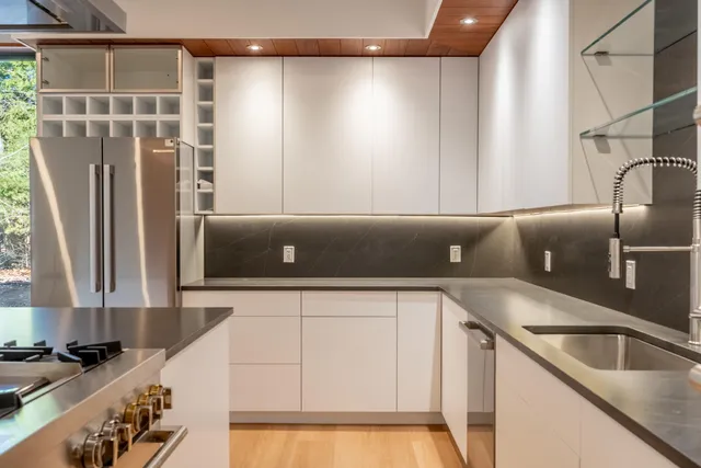 $1,750,000 | 2 Woodside Meadow Road, Kittery, ME 03904