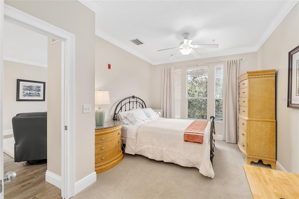 1185 Southwest 9th Road, Unit 405 Gainesville, FL 32601 - Photo 19 of 37
