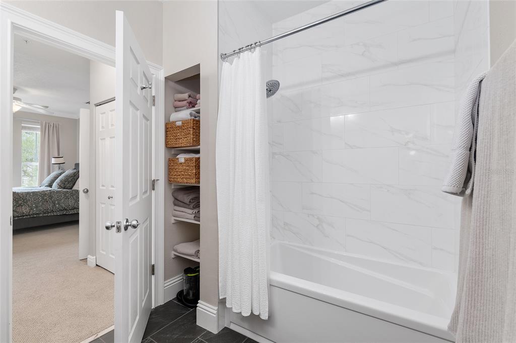 1185 Southwest 9th Road, Unit 405 Gainesville, FL 32601 - Photo 31 of 37