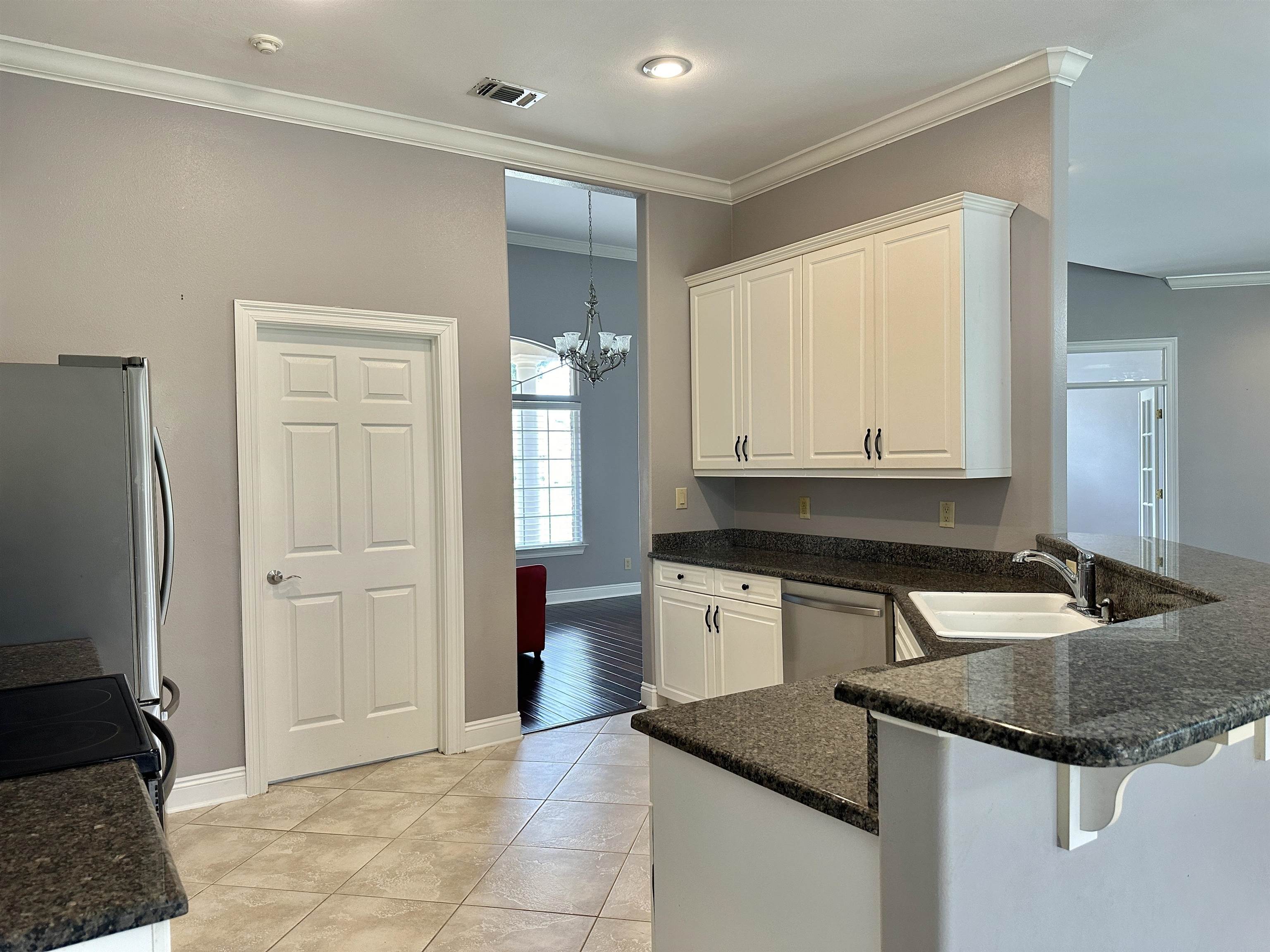 9593 Dornock Lane Foley, AL 36535 - Photo 16 of 40 Kitchen