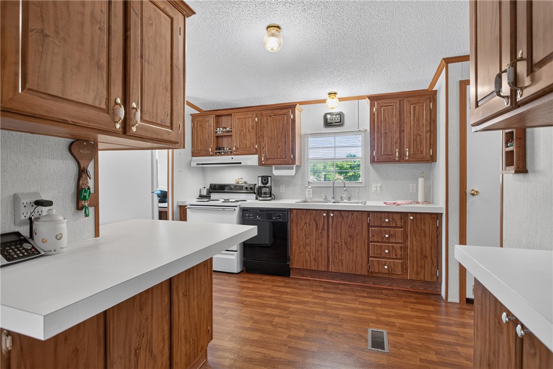 213 Bonner Road Mountain Rest, SC 29664 - Photo 10 of 37 Gallery Image 10