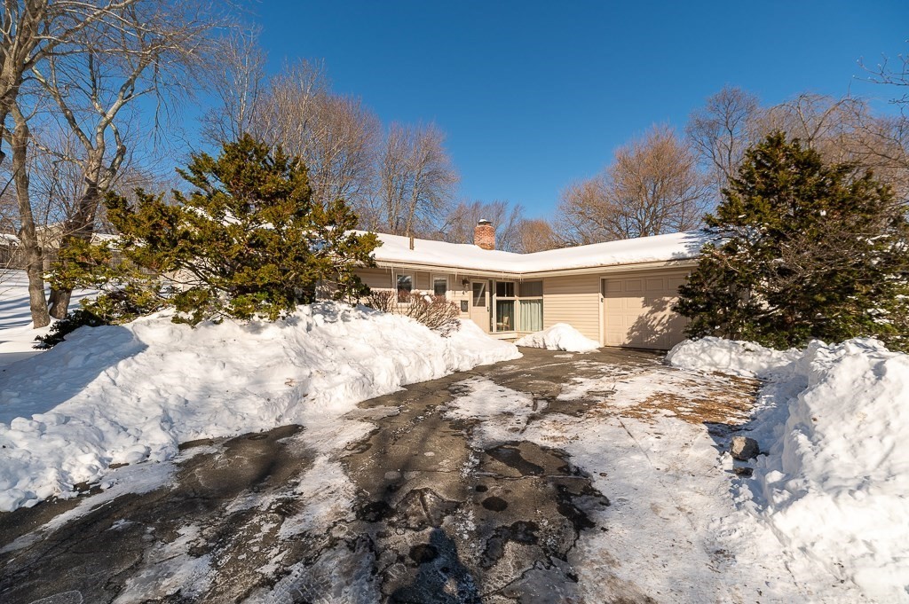 4 Curwen Road Peabody, MA 01960 - Photo 2 of 27 Gallery Image 2