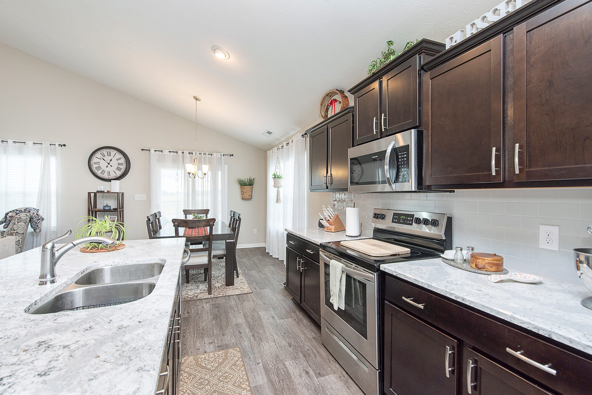 8131 Dewberry Lane Pendleton, IN 46064 - Photo 12 of 28