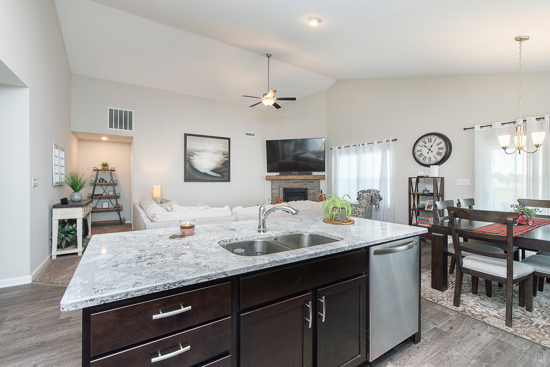 8131 Dewberry Lane Pendleton, IN 46064 - Photo 13 of 28