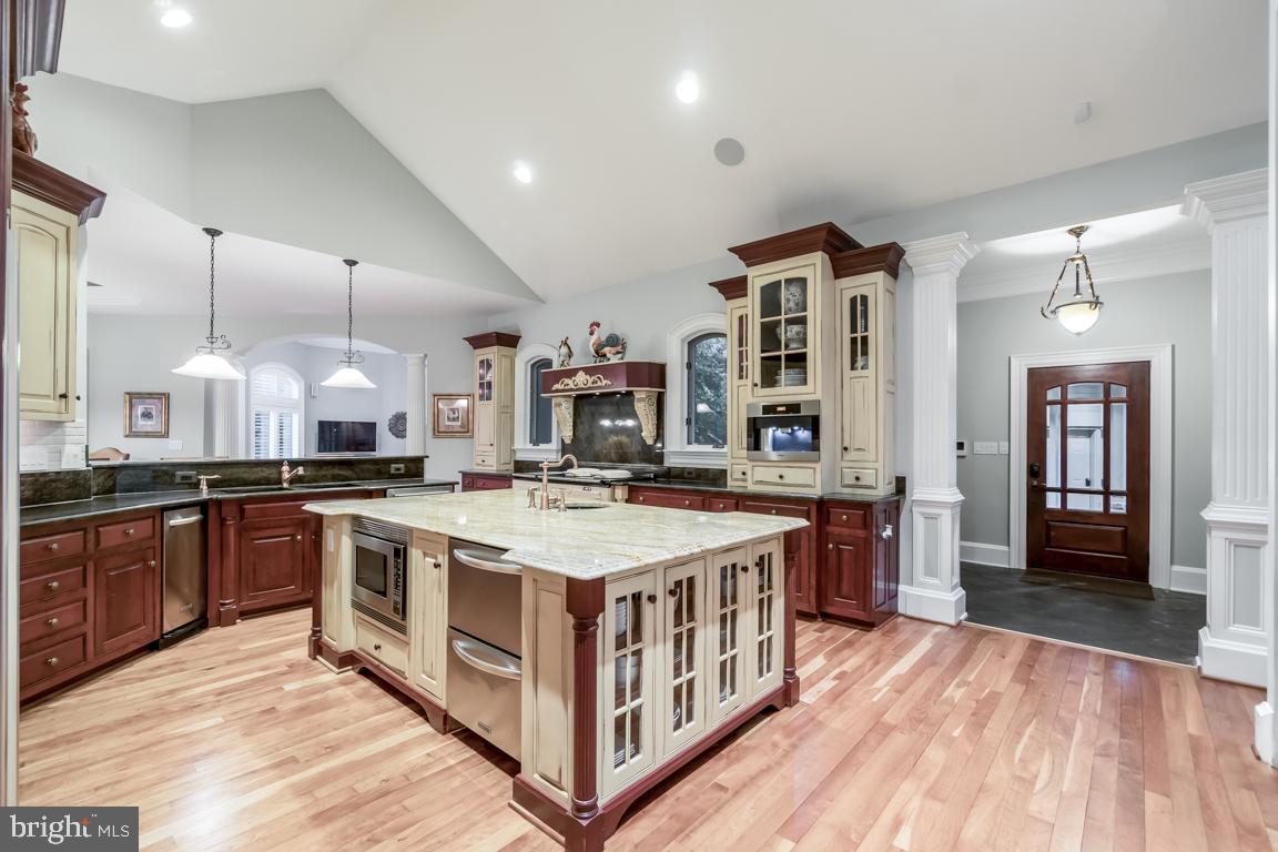15330 Riding Club Drive Haymarket, VA 20169 - Photo 32 of 59 Kitchen
