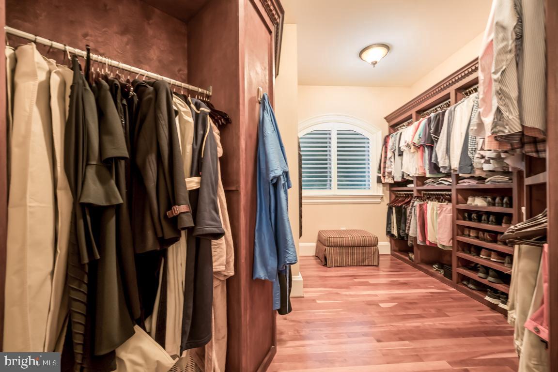 15330 Riding Club Drive Haymarket, VA 20169 - Photo 43 of 59 Owner's closet #2