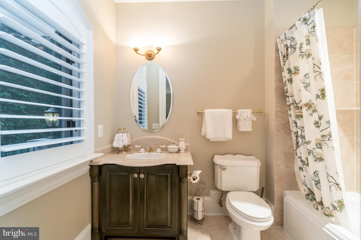 15330 Riding Club Drive Haymarket, VA 20169 - Photo 45 of 59 Upstairs Bathroom #1
