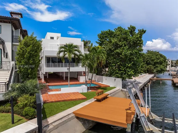 $7,100,000 | 3499 North Prospect Drive, Miami, FL 33133